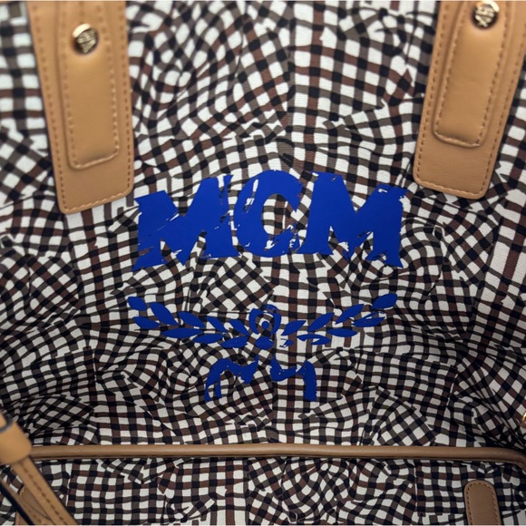 MCM Reversible Liz Shopper in Visetos Medium - Picture 8 of 12